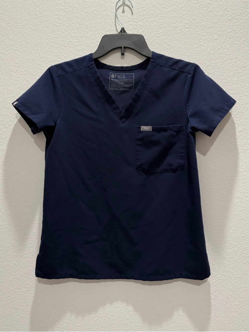 Figs XS Petite Catarina One Pocket Scrub Top